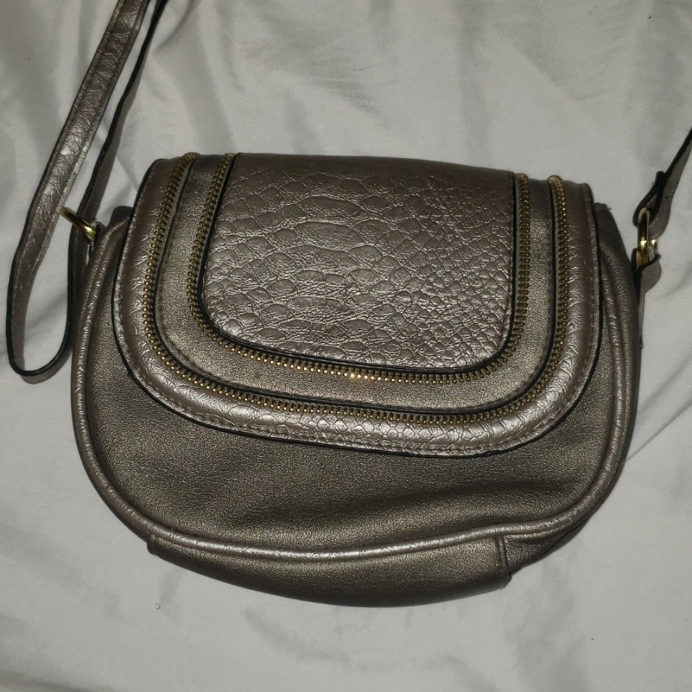 Jessica simpson  metallic leapard crossbody bpurse